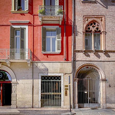 فندق Tra Piazza Erbe E Piazza Bra Raffinata Maison فيرونا المظهر الخارجي الصورة